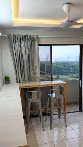 Fully furnished Master Room at Palm Spring Damansara near Surian MRT 1