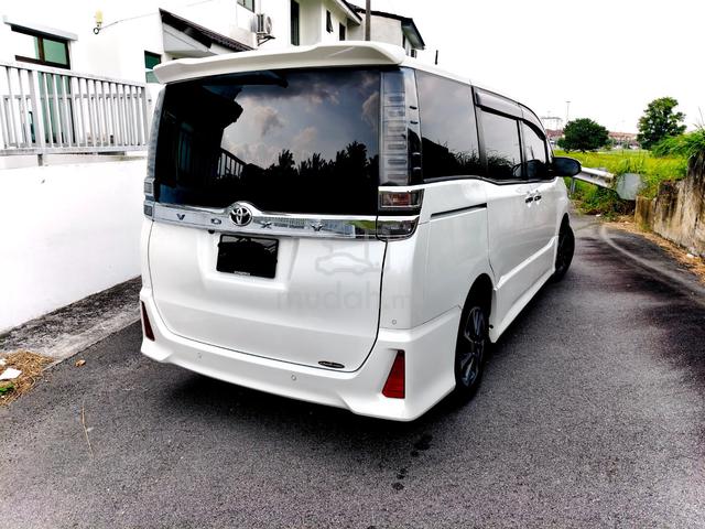 2020 Toyota VOXY 2.0 ZS KIRAMEKI II (A) - 3