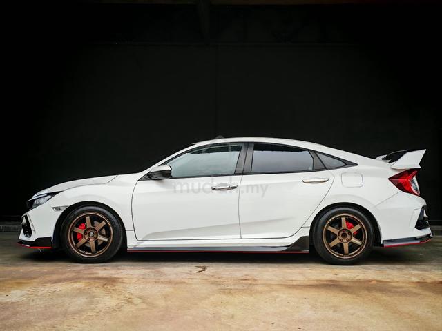 2016 Honda CIVIC 1.5 TC-PREMIUM Tiptop Condition - 1