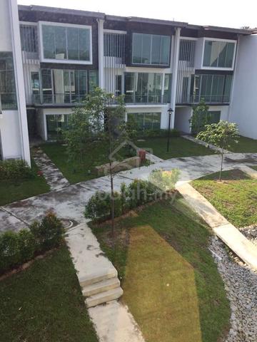 [FURNISHED]  3-Sty Terraced House Schubert @ Symphony Hills, Cyberjaya 1