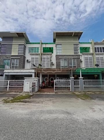 Freehold, 3 storey terrace, Taman Sri Putra 3, Sungai Bulohj 1