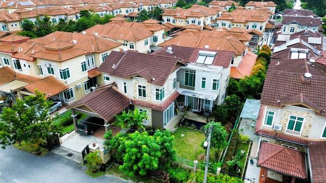 FACING OPEN, FULLY RENOVATED Bungalow Desa Pinggiran Putra Kajang 1