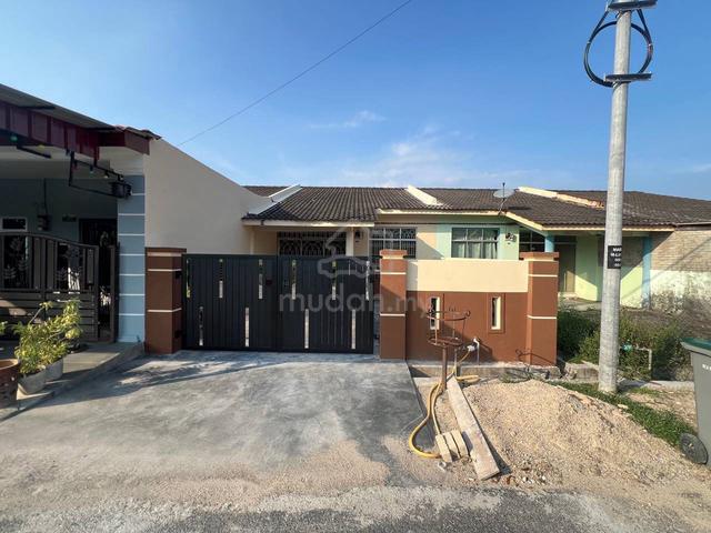 (Freehold)Teres setingkat di Taman Sri Redan Masjid Tanah 1