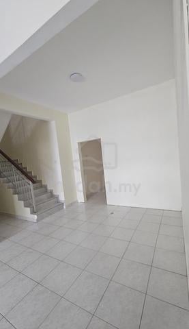 1.5 Storey Terrace House for Rent @ Pelangi Indah, Ulu Tiram 1