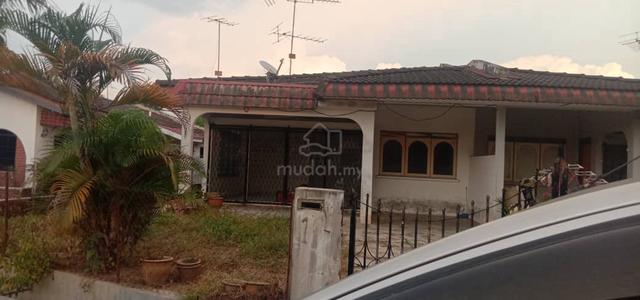 SemiD House Bukit Kerajaan Kuala Kangsar 1