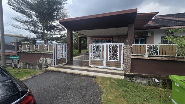 Single Story Semi-D House  1