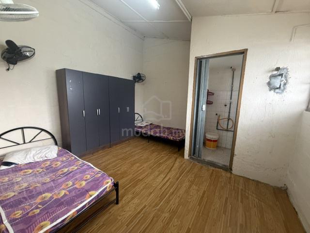 Setapak jaya,landed house master room ada toilet sendir depo 1+1 shj 1