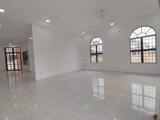 Pengkalan Bungalow House For Sale Ipoh Perak 1