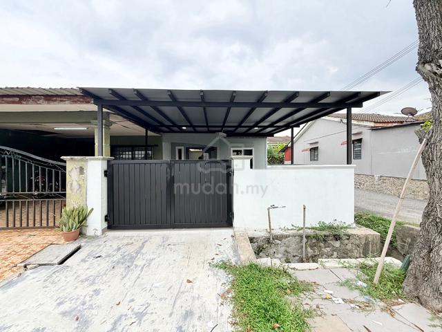 FACING PADANG! END LOT Single Storey Taman Bakawali, Bukit Sentosa 1