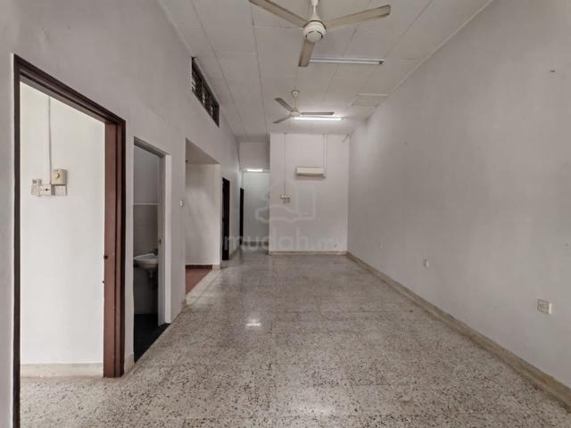 Single Storey Terrace for Rent, walking distance to shop lots 1