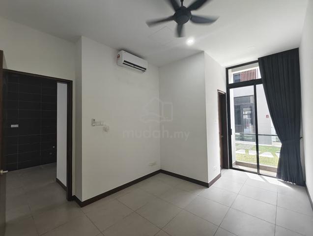 Aurora Resort Villa Iskandar Puteri Double Storey Superlink 4 + 1 Bed 1