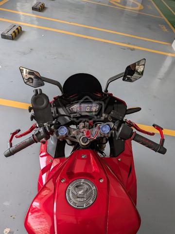 Honda CBR 150R year 2022 like new  - photo 7 of 10