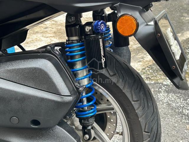 2024 YAMAHA XMAX X MAX X-MAX LIKE NEW PRO-FENDER s - photo 18 of 26
