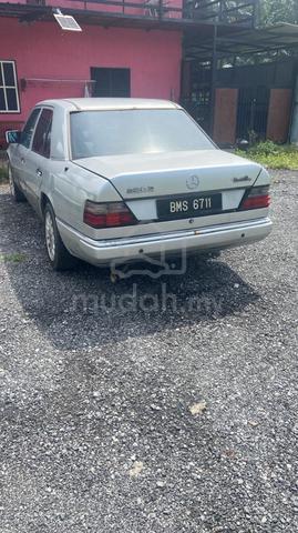1995 Mercedes Benz 260E 2.6 (A) - 4
