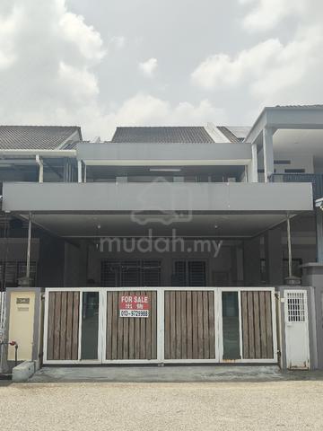 The house is beautiful and has already been renovated. 1