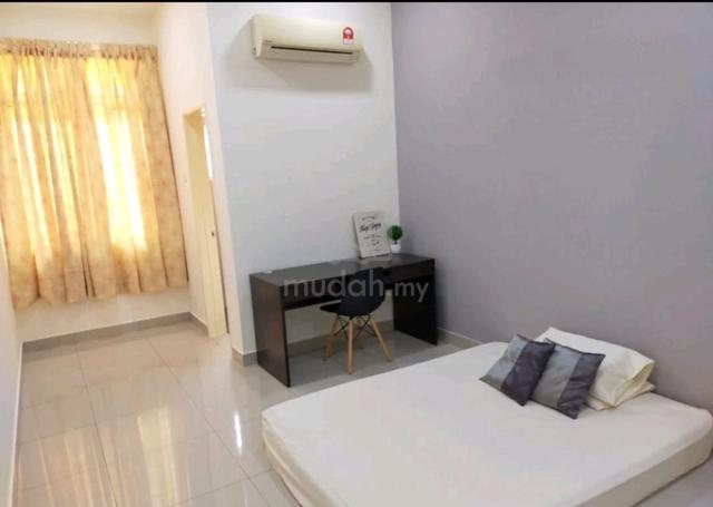 Taman Putra Prima ~ Nice & Clear Room to Let 1