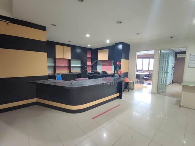 Prestigious Executive Office Space Available – Prime Downtown Location 1