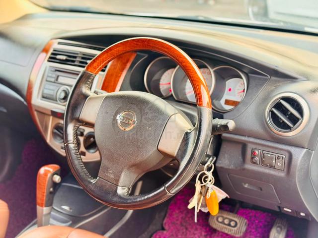2011 Nissan GRAND LIVINA 1.8 CLASSIC/COMFORT FL(A) - 4