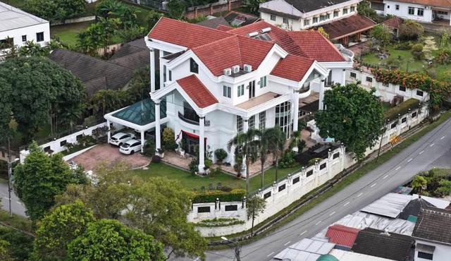 3 Storey Bungalow / Stulang Laut / JB Town / Corner Lot / Renovated 1