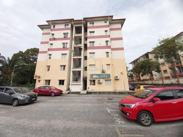 Apartment Taman Tropika (Blok A & B) 1