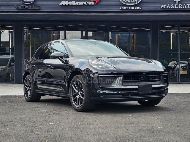 2023 Porsche MACAN T 2.0 w/ Sport Chrono, PDLS - 1