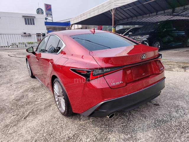 2022 Lexus IS300 2.0 Version L 16,000km Grade 4.5B - 4