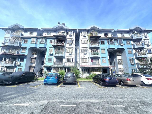 Kenari Court 1