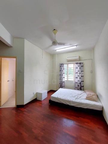 1st Floor Townhouse near MRT Taman Pertama HUKM Sommerset Close Cheras 4