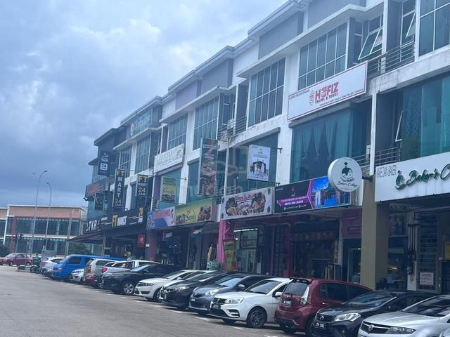 dataran larkin /larkin sentral bilik sewa 1