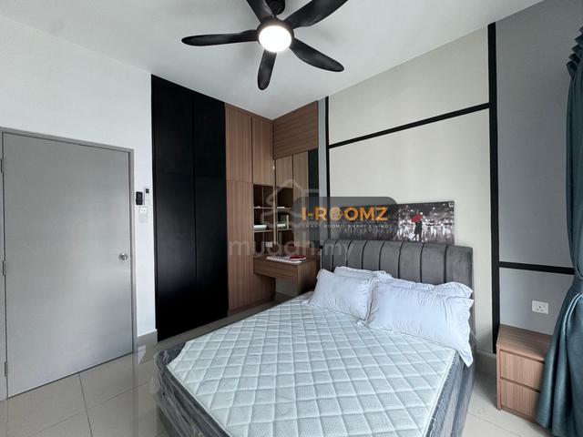 Near Mrt Low Deposit Razak City Sungai Besi Middle Room Bilik Sewa 1