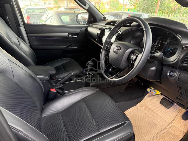 Toyota Hilux 2.8 Rogue Dual Cab 4X4 - 5
