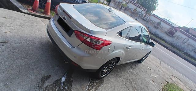 2012 Ford FOCUS 2.0 GHIA FACELIFT (A) - 5