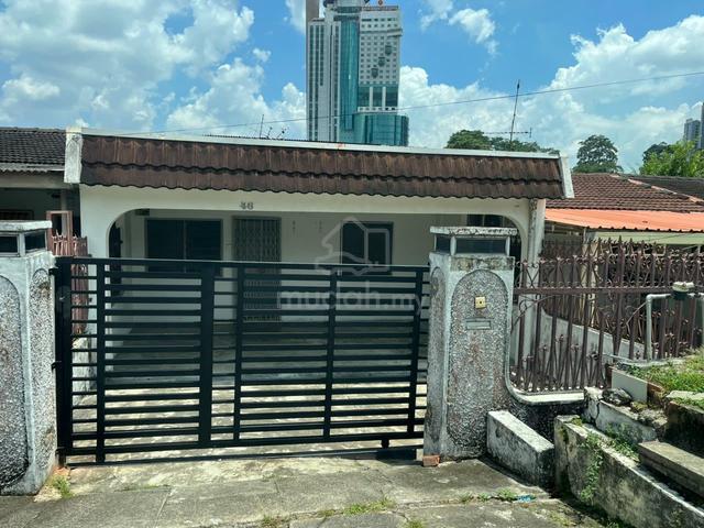 Taman Abad, Jalan Landak JB Town area Single Storey 6 Room 2 Bath Rent 1