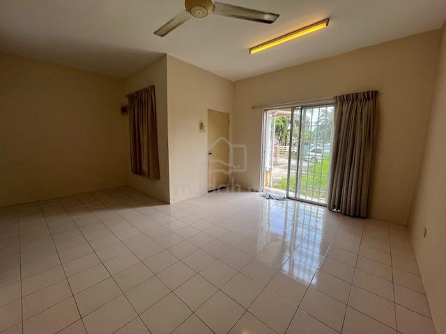 Double Storey landed 20 x 70 for sale 1