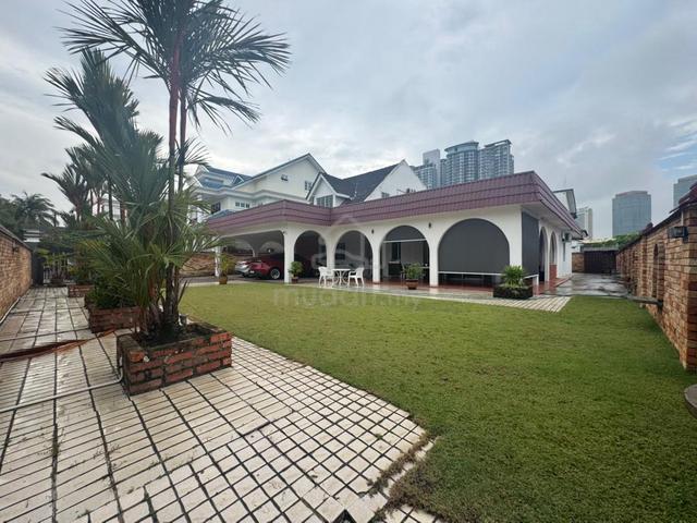 1.5 Storey Bungalow @ Taman Sentosa/ JB Town/ Corner/ 8800 Sqft 1