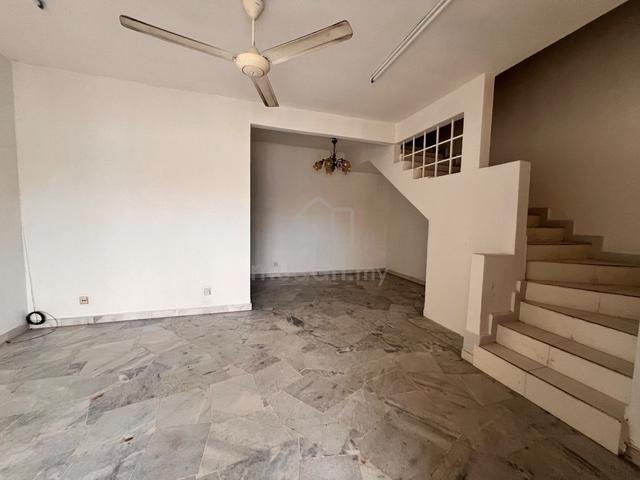 Double Storey house, USJ 13, Subang Jaya, Below market & full loan 1