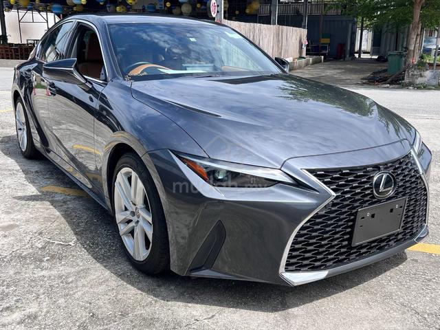 LEXUS IS300 2.0 BASE Brown Interior Low Milage  - 1