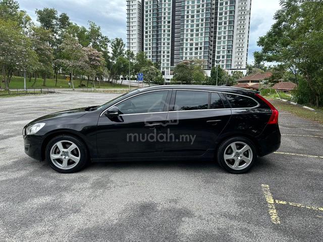 2014 Volvo V60 T4 1.6 TURBO Sports Wagon Coupe - 4