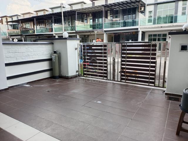 Double Storey House | LA Garden Taman Pulai Jaya | 4R2B | Guarded 1