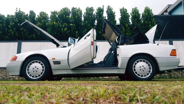 Mercedes Benz 300SL 24V 5 Speed R129 Sports Rdster - 3