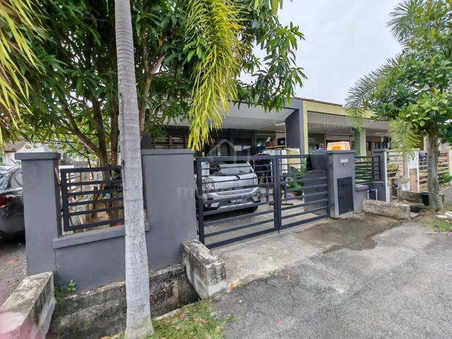 Single Storey End Lot Jalan Kebun Nenas Bandar Putera 2 Klang 1