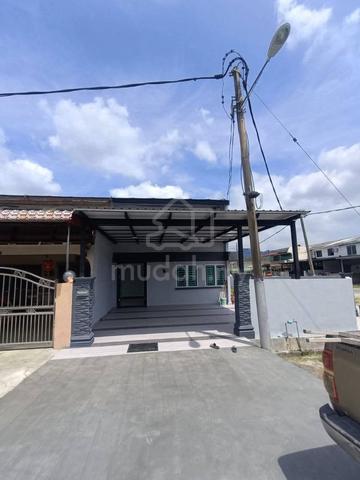 Rumah Cantik 2 Tingkat di Taman Bintang Pantai Remis Perak 1