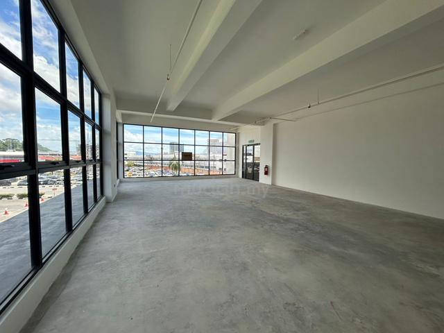 Corner Unit 1st floor Shoplot FOR RENT 1