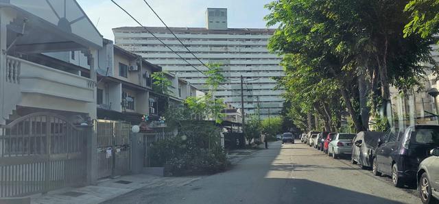 [FULLY RENOVATED] 3 Storey Terrace House Taman Cahaya Ampang LRT 1