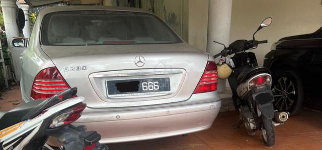 Mercedes S280 2.8 (A) Vip plate no 666 - 2