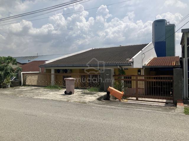 Section 8, Petaling Jaya (1 Storey Semi D 2950sf, 7 Room 7 Bathroom) 1