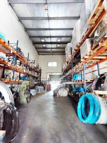 1.5 Storey Terrace Factory @ Taman Mount Austin 3