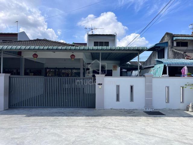 RENOVATED 32x70 Malim Jaya 1Storey Terrace House End Lot with Land 1