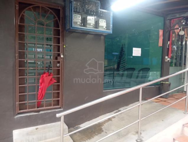 Ready Barber Shop for Lease – Chan Sow Lin, KL 1