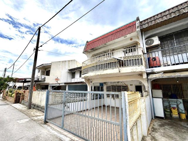 (RENOVATED)- 2.5 Storey Taman Cahaya @ Ampang 1